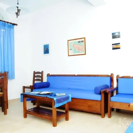 Karyatides Apartman Kariá