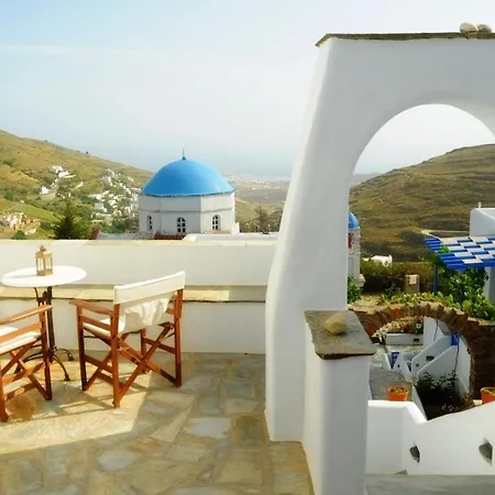 Karyatides Apartment
